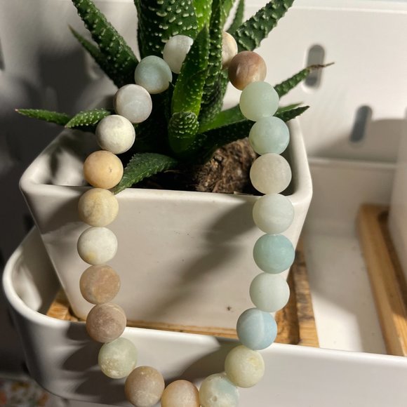 NWT Handcrafted Amazonite Stretchable Bracelet - 23 Frosted, Matte 8mm Beads - Picture 7 of 9